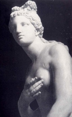 Afrodite, particolare di scultura antica