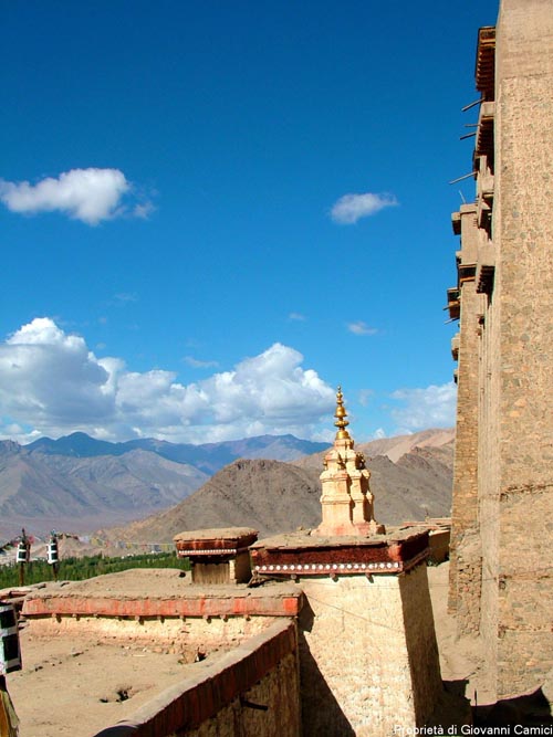 Soma gompa (monastero buddista tibetano) di Leh con il vecchio palazzo